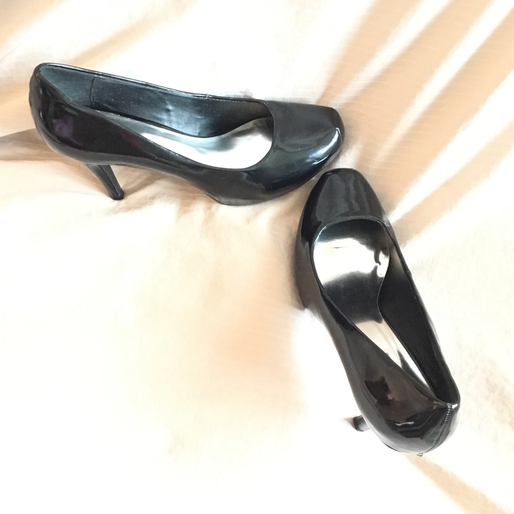 Olsenboye Obelina Square Top Pumps NWT